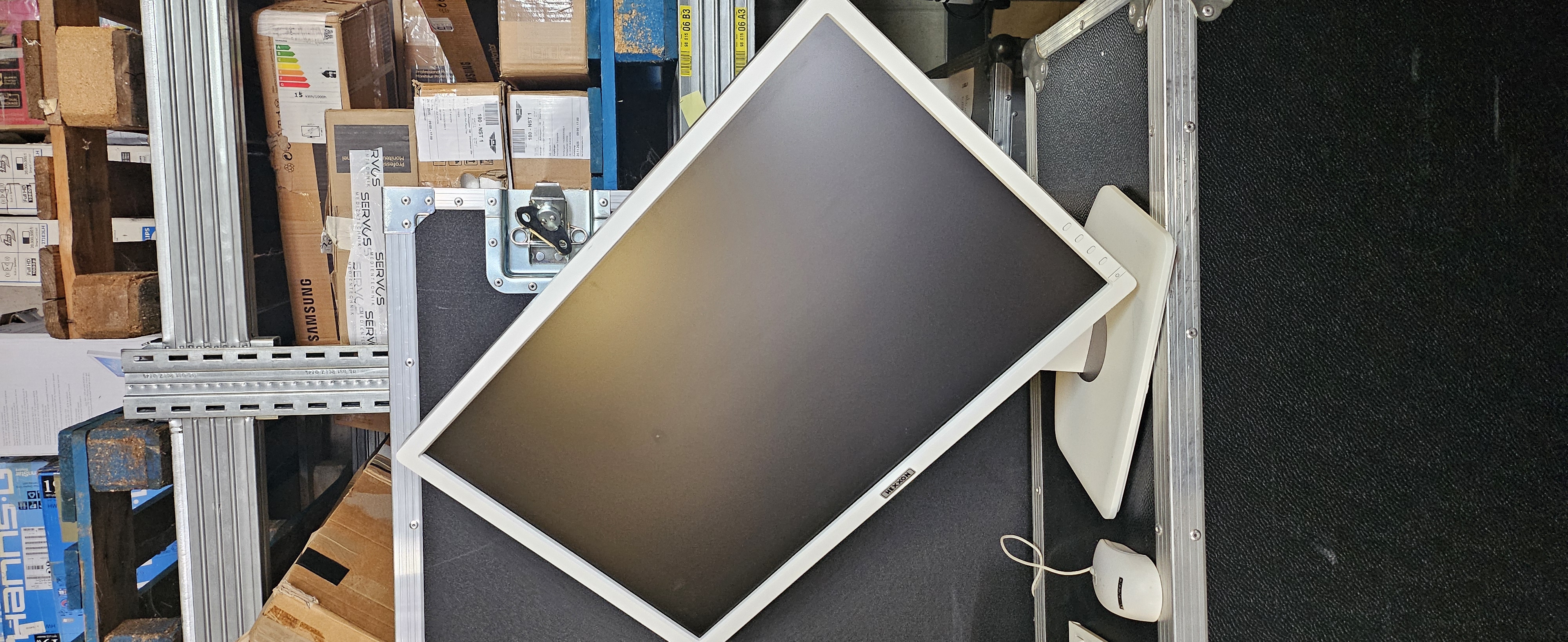 Samsung Display sicher verpackt im Flightcase